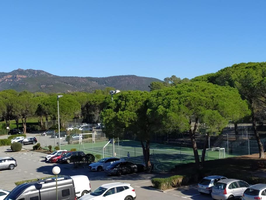 Apartmán Ideal Saint Raphael Piscine Clim Parking Exteriér fotografie